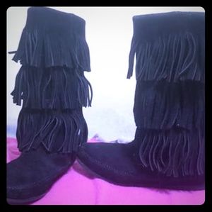 Minnetonka fringe boots sz.8